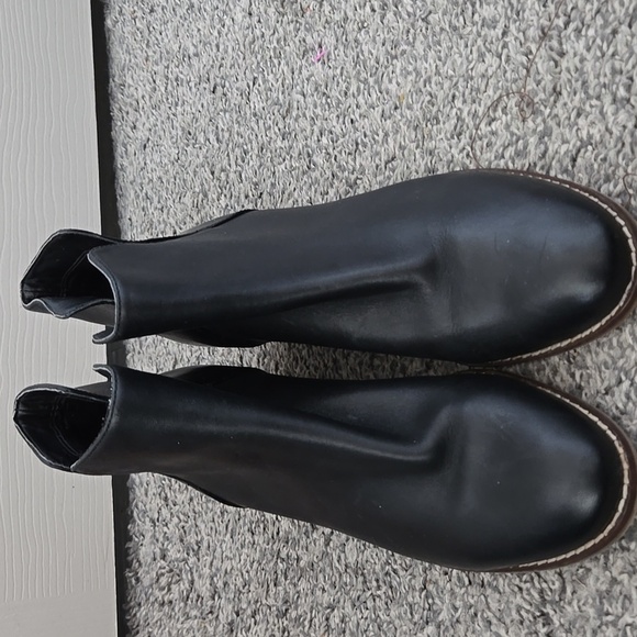 Cole Haan Black Ankle Booties with Stack Heel Size 7.5B - Picture 2 of 11